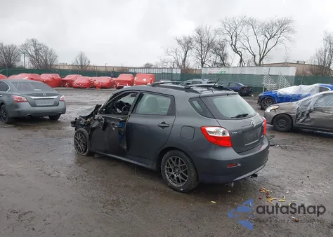 2009 Toyota Matrix S z USA, uszkodzony, nr VIN 2T1LE40E29C009948